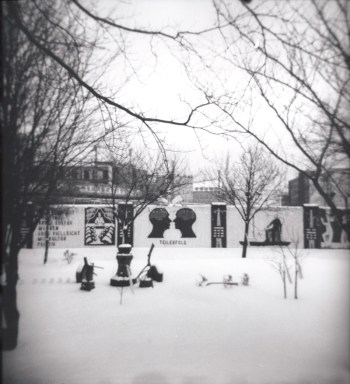 Berlino, il muro al Bundestag, 2010